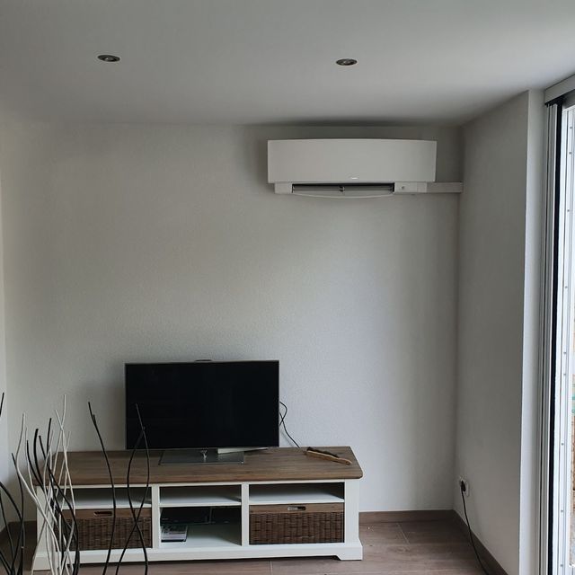 Airconditioning (verwarming) woning: woonkamer en slaapkamer.